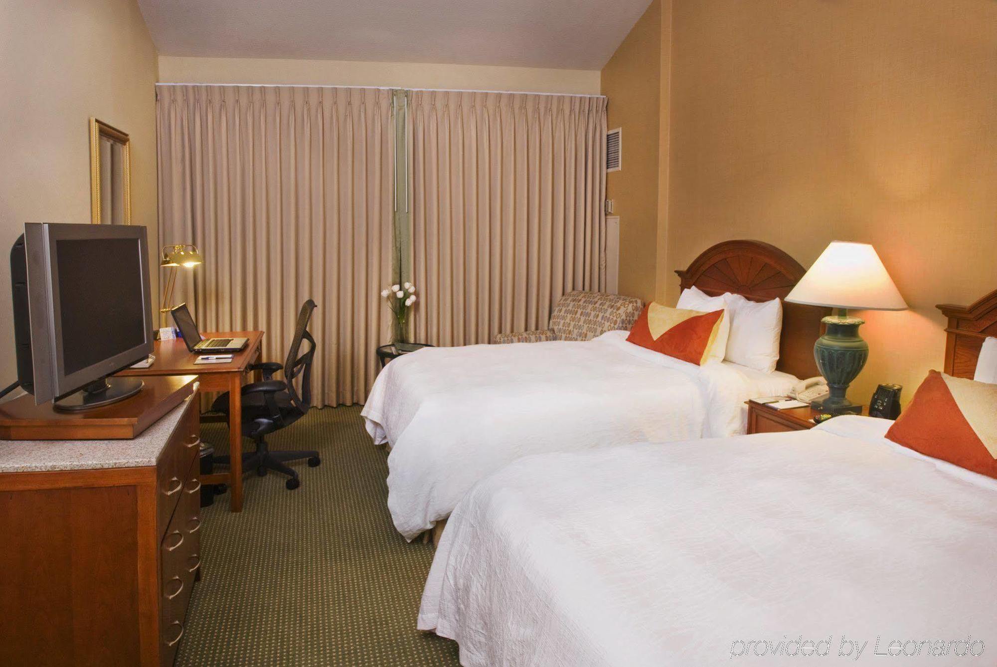 Hilton Garden Inn Cupertino Bilik gambar